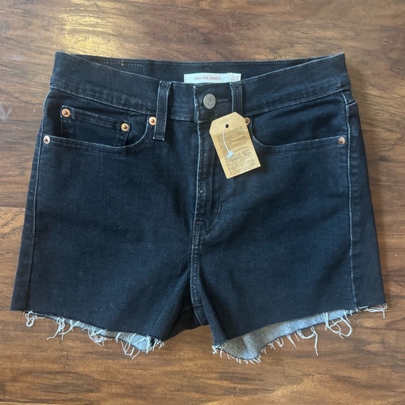 Levi’s Black High Rise Hypersoft Cutoff Frayed Denim Shorts NWT Size 27 - Picture 1 of 12